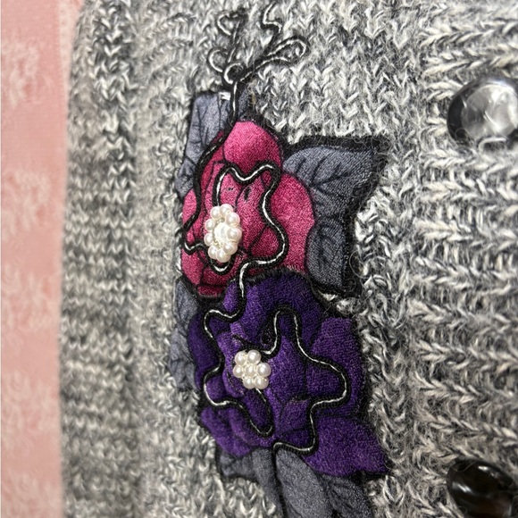 Vintage Floral Appliqué Knit Cardigan Sweater Sz M/L - Picture 6 of 9